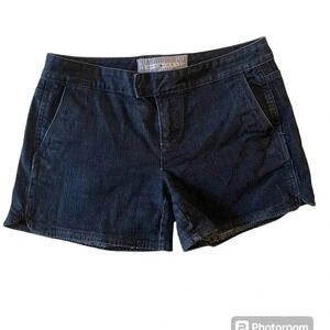 Tommy Hilfiger Women’s Jean Shorts Size 4 Zipper Pockets Front and Back EUC